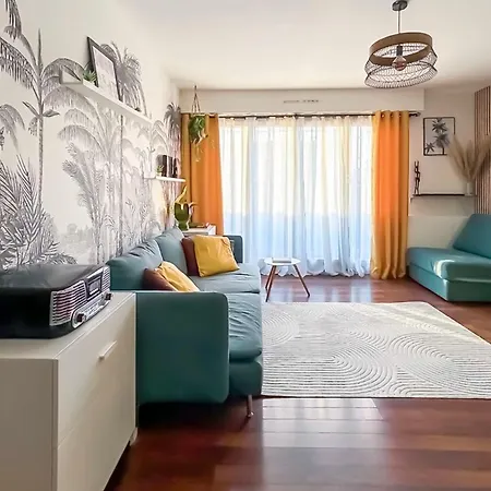 Апартаменты Cozy & Quiet Near Paris Sleeps 4 *